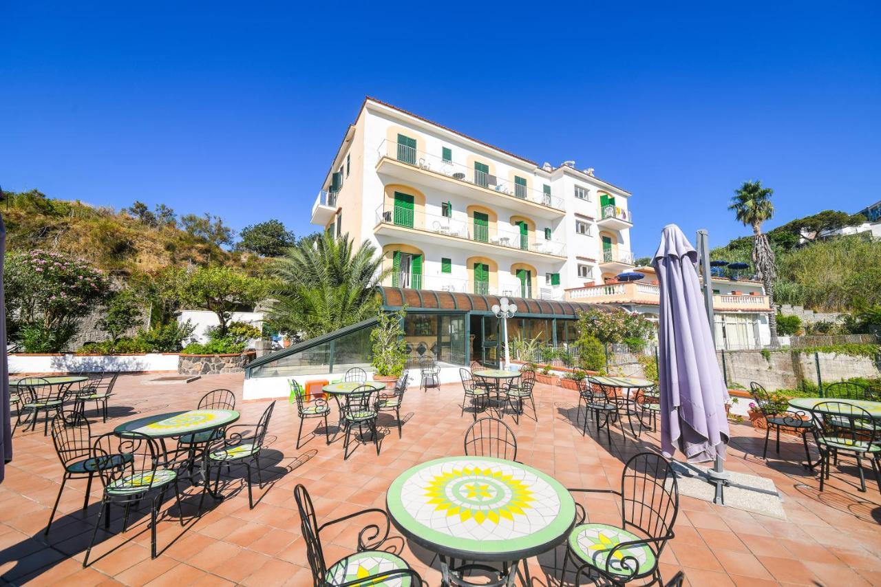 Hotel Maremonti Forio di Ischia エクステリア 写真