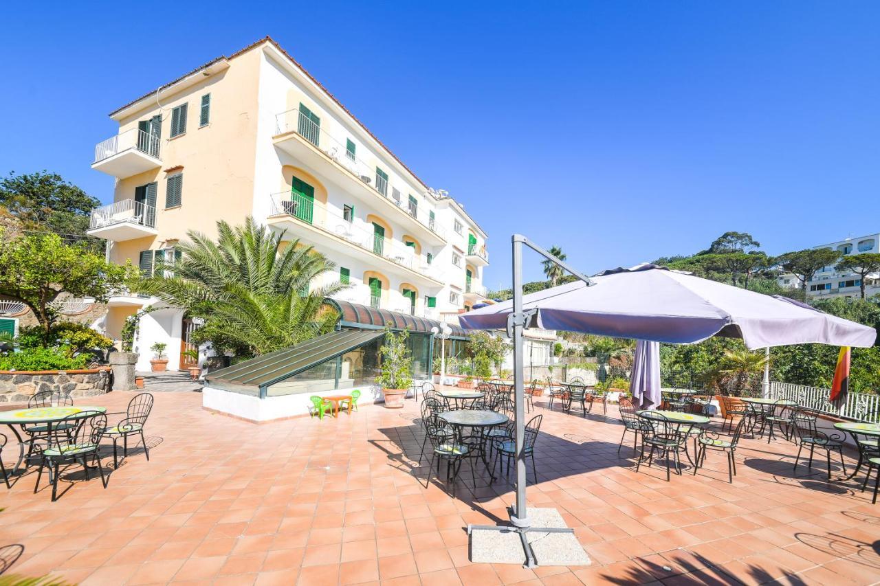 Hotel Maremonti Forio di Ischia エクステリア 写真